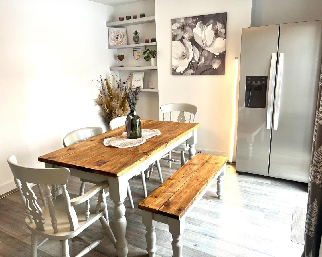 Lovely Single Room ลอนดอน ภายนอก รูปภาพ